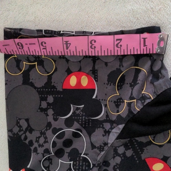 Disney Black and Gray Short Sleeve Scrub Top S - Picture 7 of 8